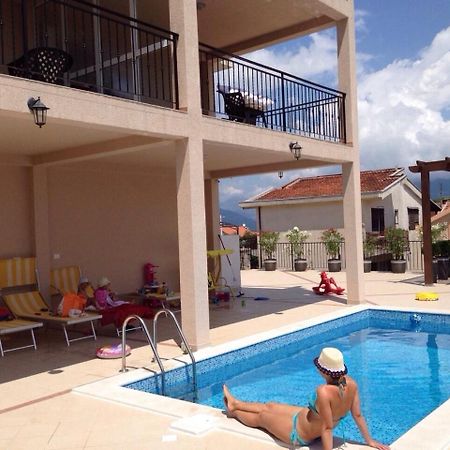 Apartments Villa Viktoria 蒂瓦特 外观 照片
