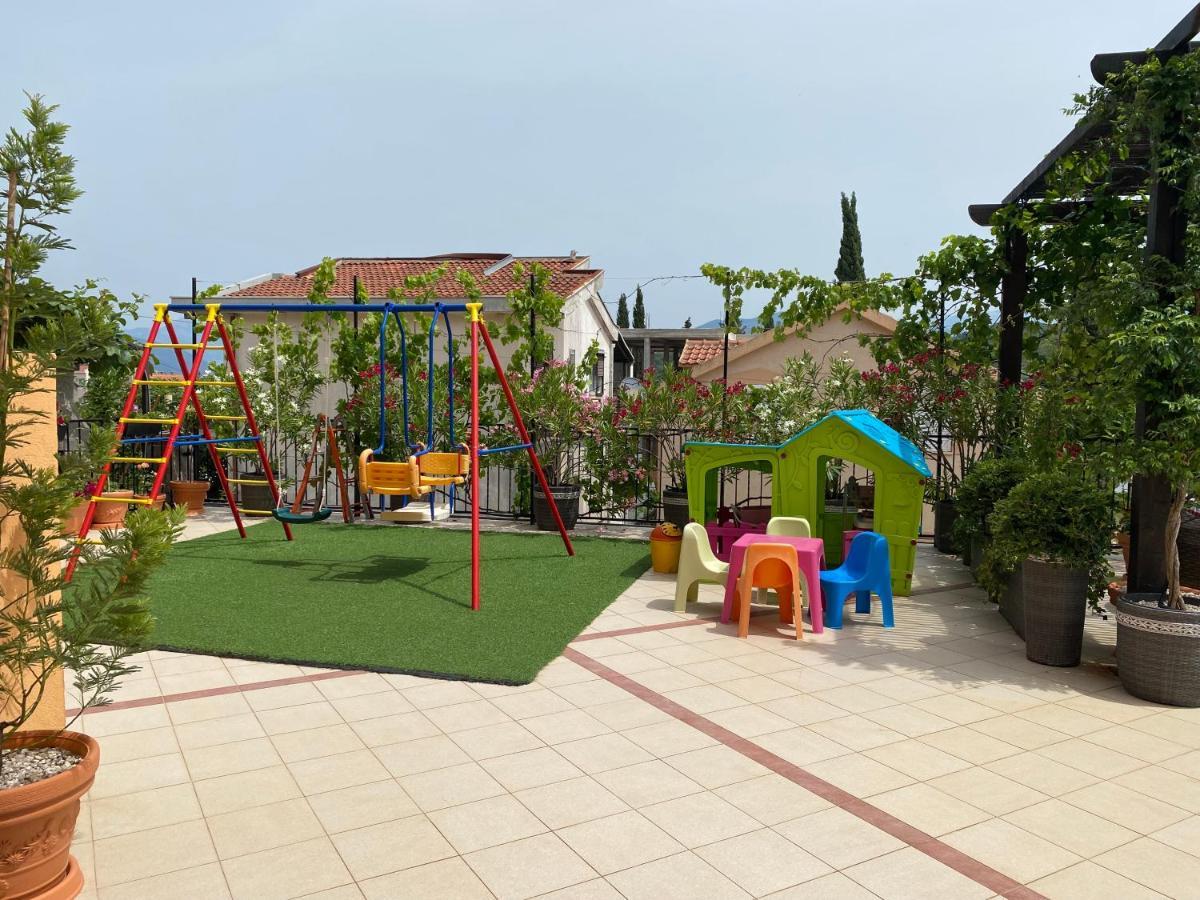 Apartments Villa Viktoria 蒂瓦特 外观 照片