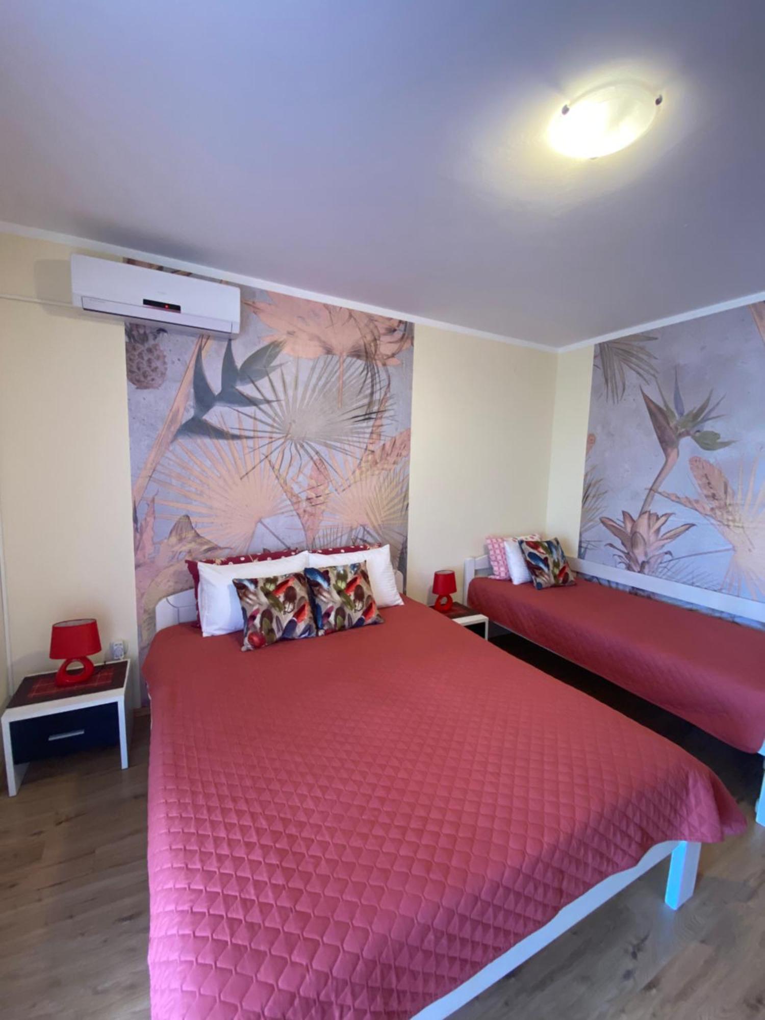 Apartments Villa Viktoria 蒂瓦特 外观 照片