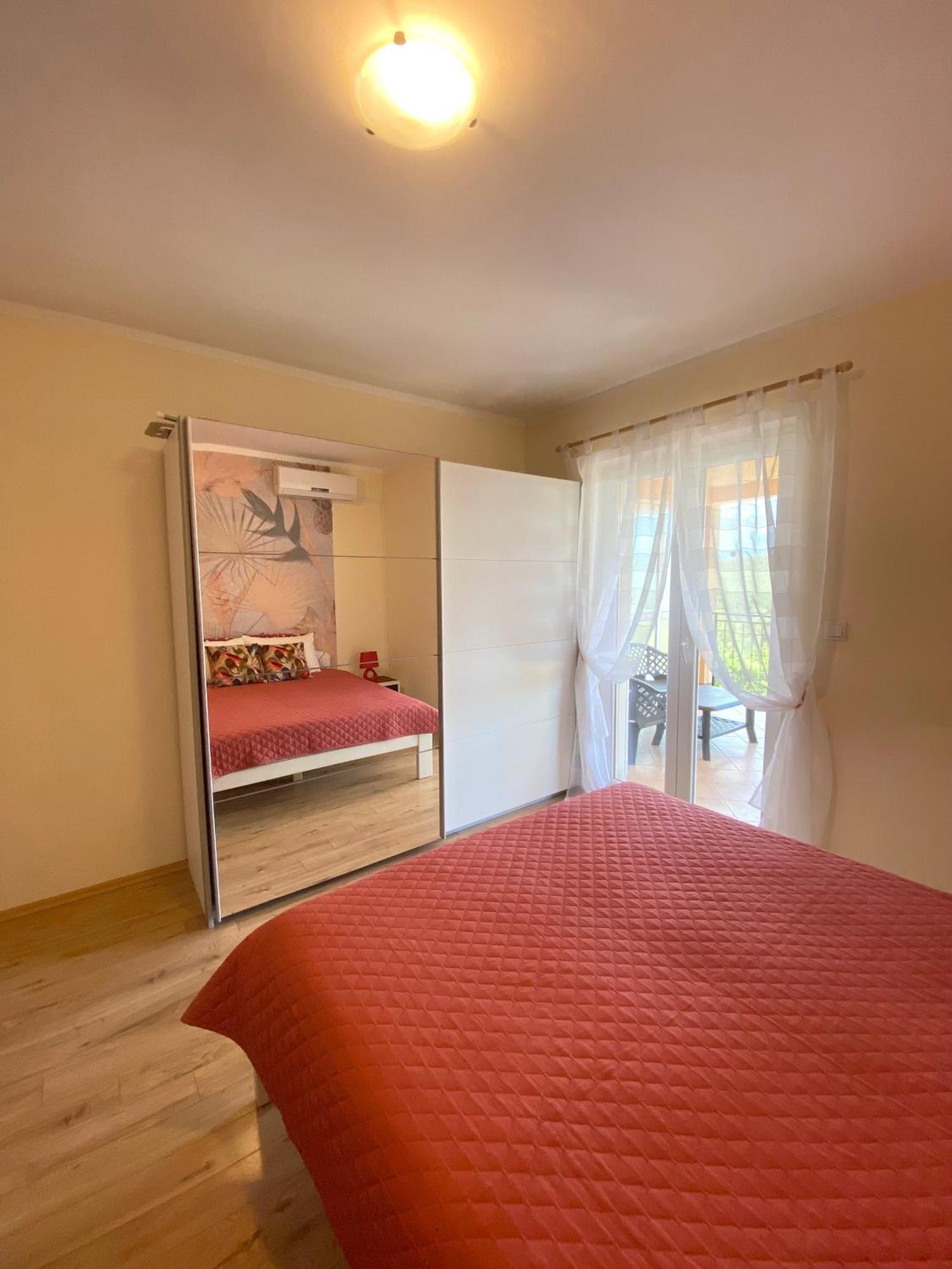 Apartments Villa Viktoria 蒂瓦特 外观 照片