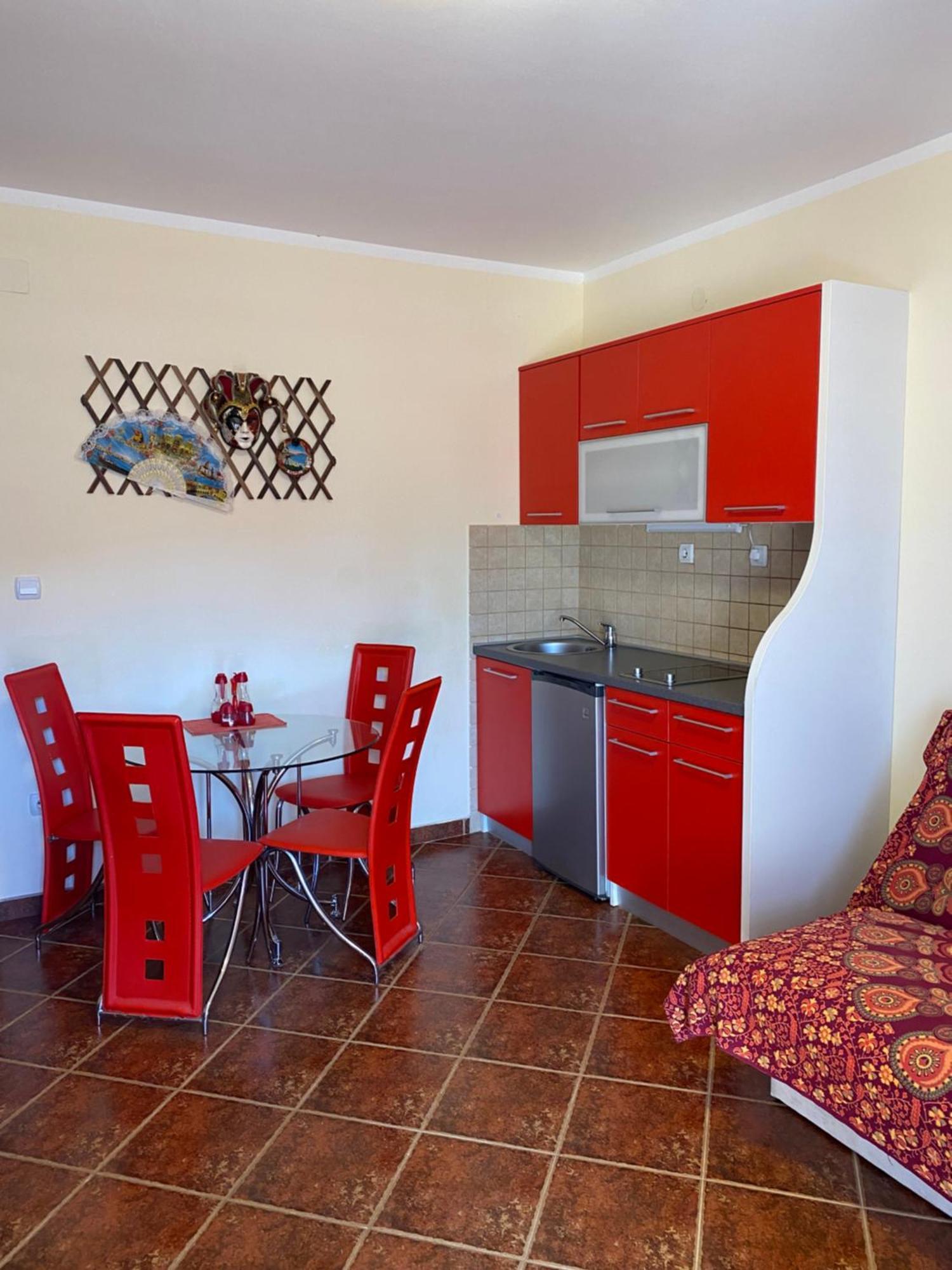 Apartments Villa Viktoria 蒂瓦特 外观 照片
