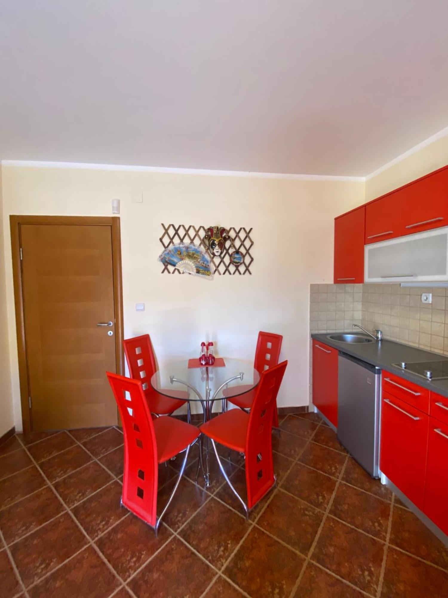 Apartments Villa Viktoria 蒂瓦特 外观 照片