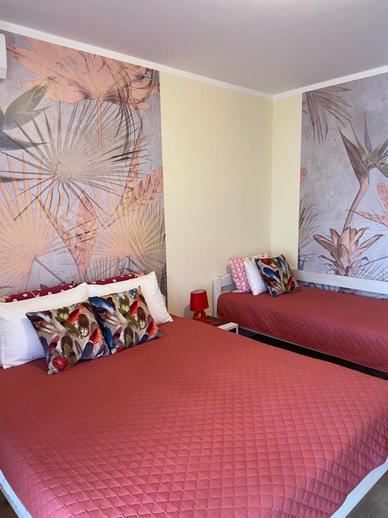 Apartments Villa Viktoria 蒂瓦特 外观 照片