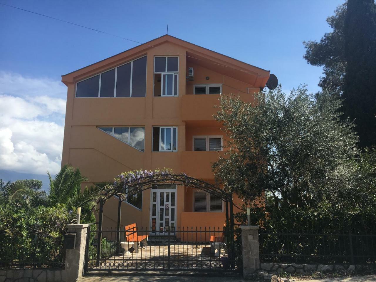 Apartments Villa Viktoria 蒂瓦特 外观 照片