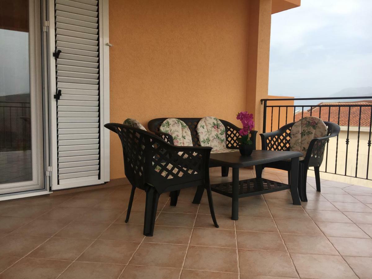 Apartments Villa Viktoria 蒂瓦特 外观 照片