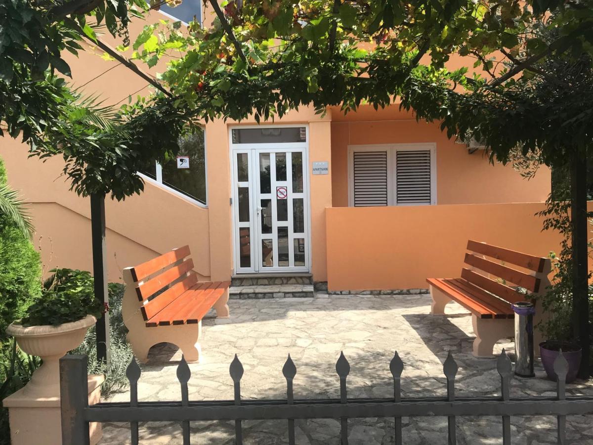 Apartments Villa Viktoria 蒂瓦特 外观 照片